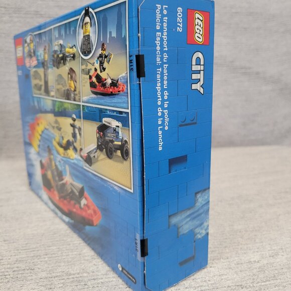 Lego City Police Boat Transport 60272 - Picture 4 of 8